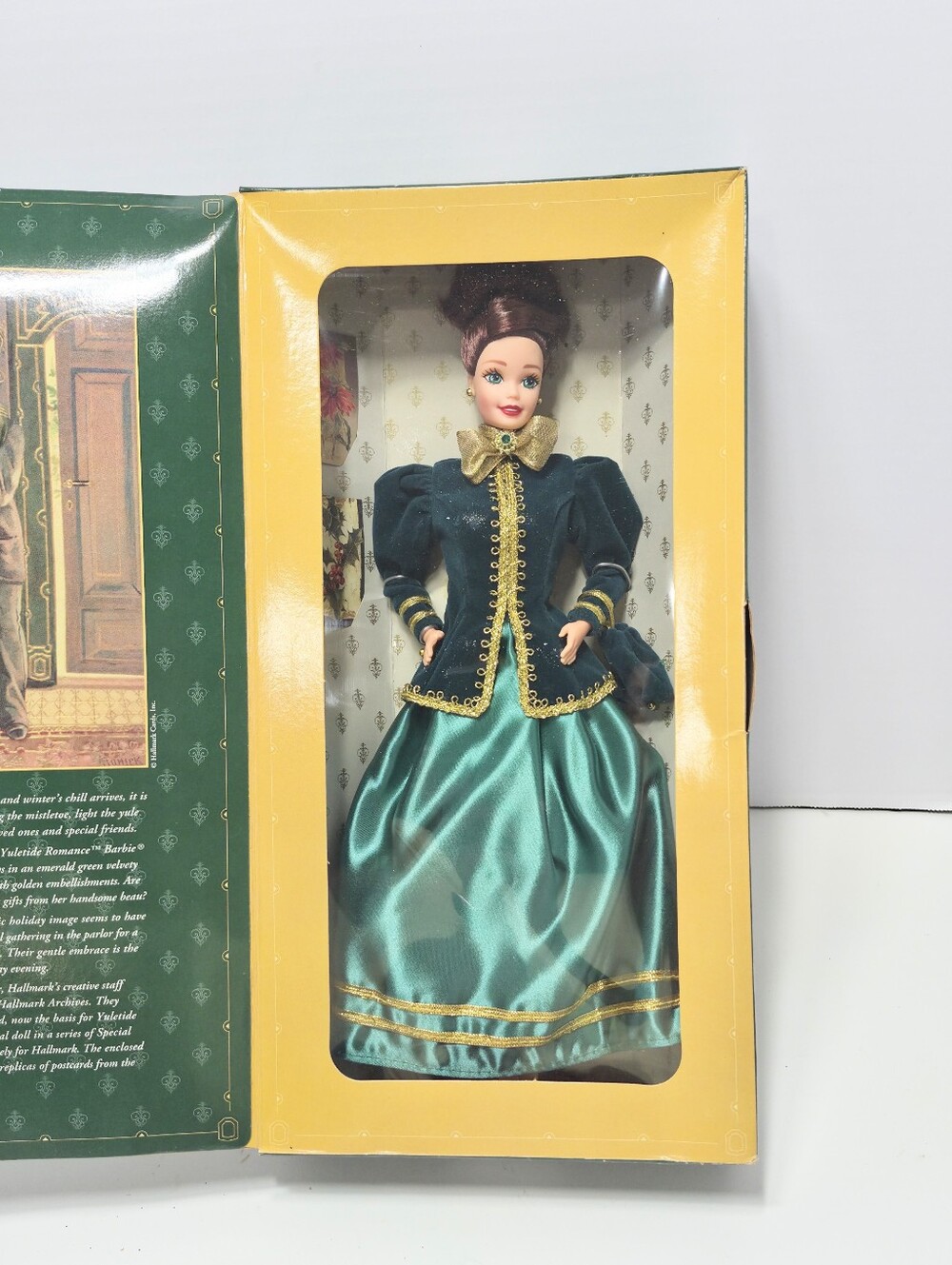 Vintage special Edition Yuletide Romance Barbie Doll  NWT